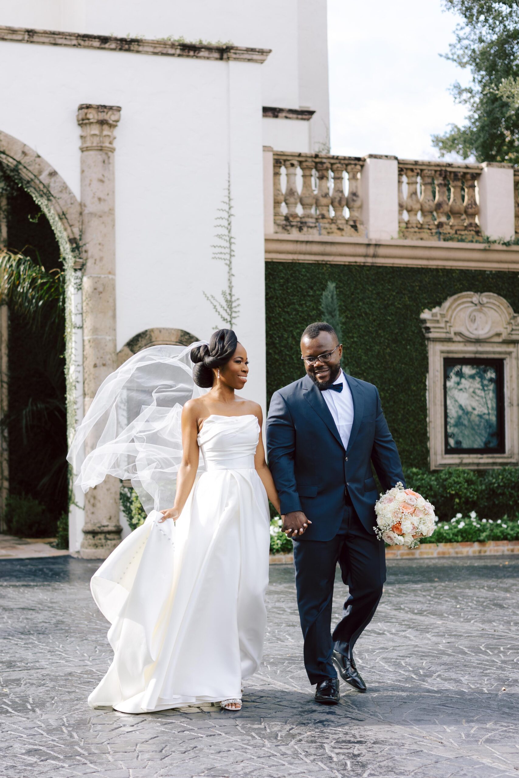 First Look of Elegant Editorial Wedding